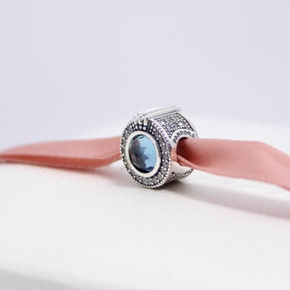 Pandora Sparkling Blue Crown O charm - Picture 4 of 7